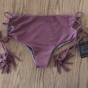 NWT Acacia Murray Lipstick Cord Bottom Medium